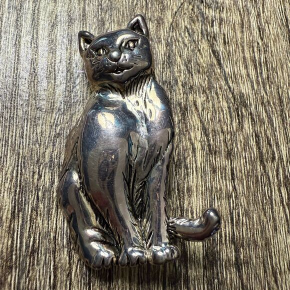 Cat Pin - Picture 1 of 2